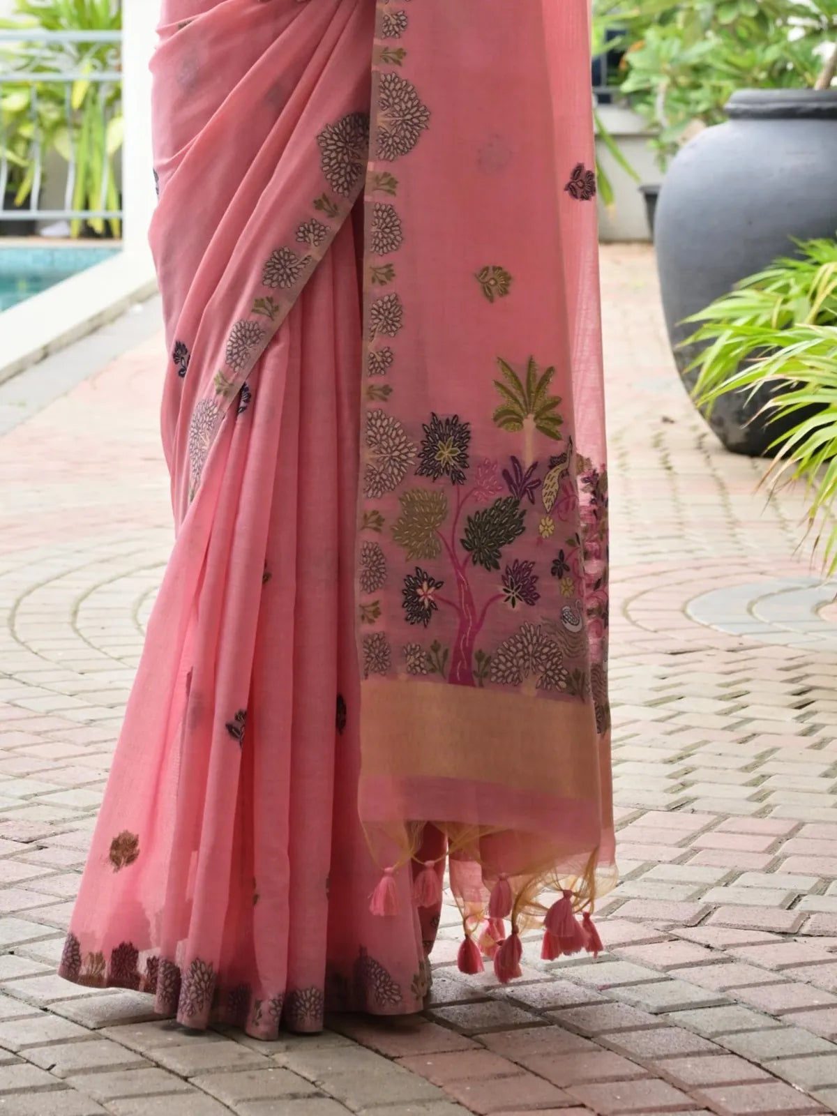 Tarani ishmita Pink Chanderi saree close up view for festive party and wedding wear