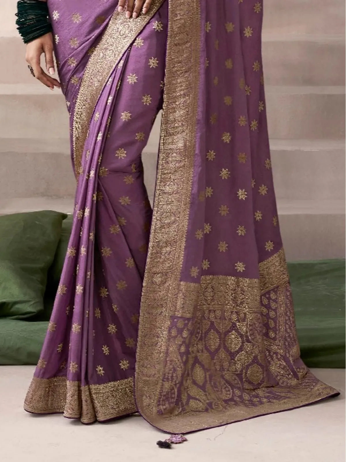 Tarani asitika Lavender Chiffon Silk saree close up view for festive party and wedding wear