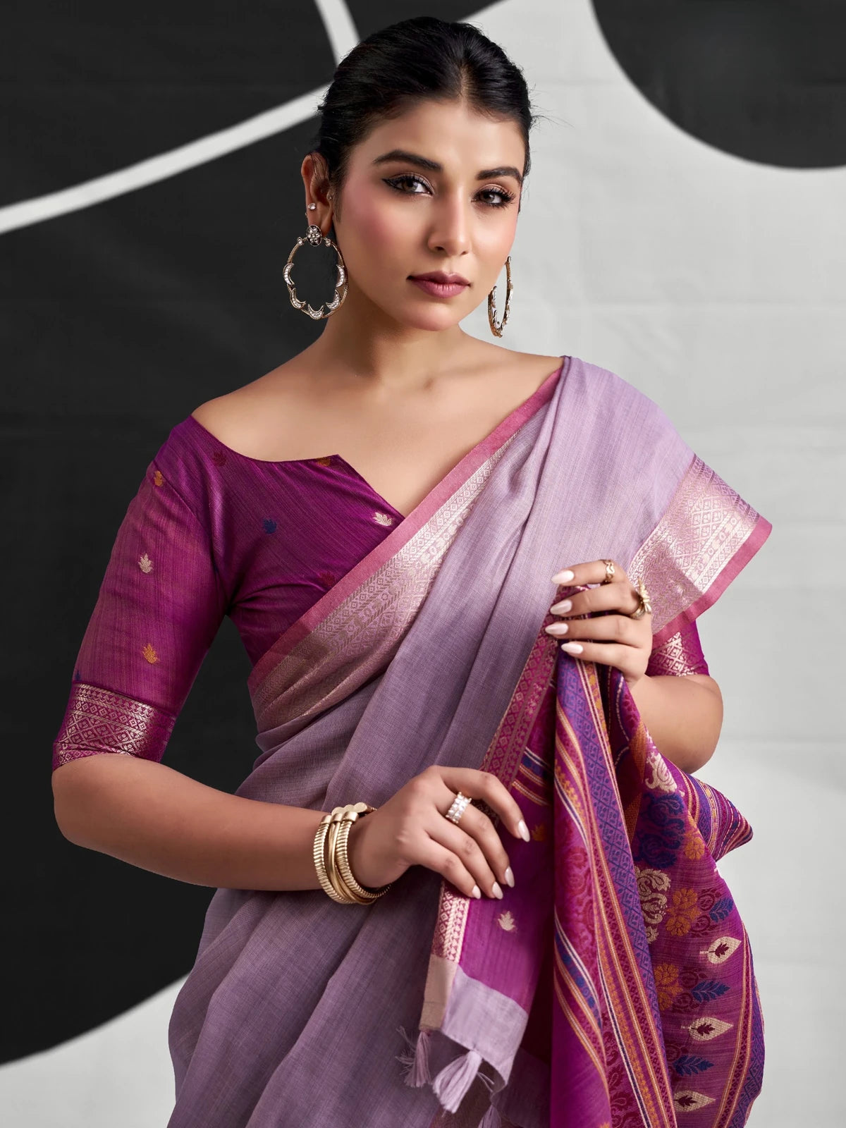 Tarani lavender cotton modal saree upper body view showing zari border and matching blouse