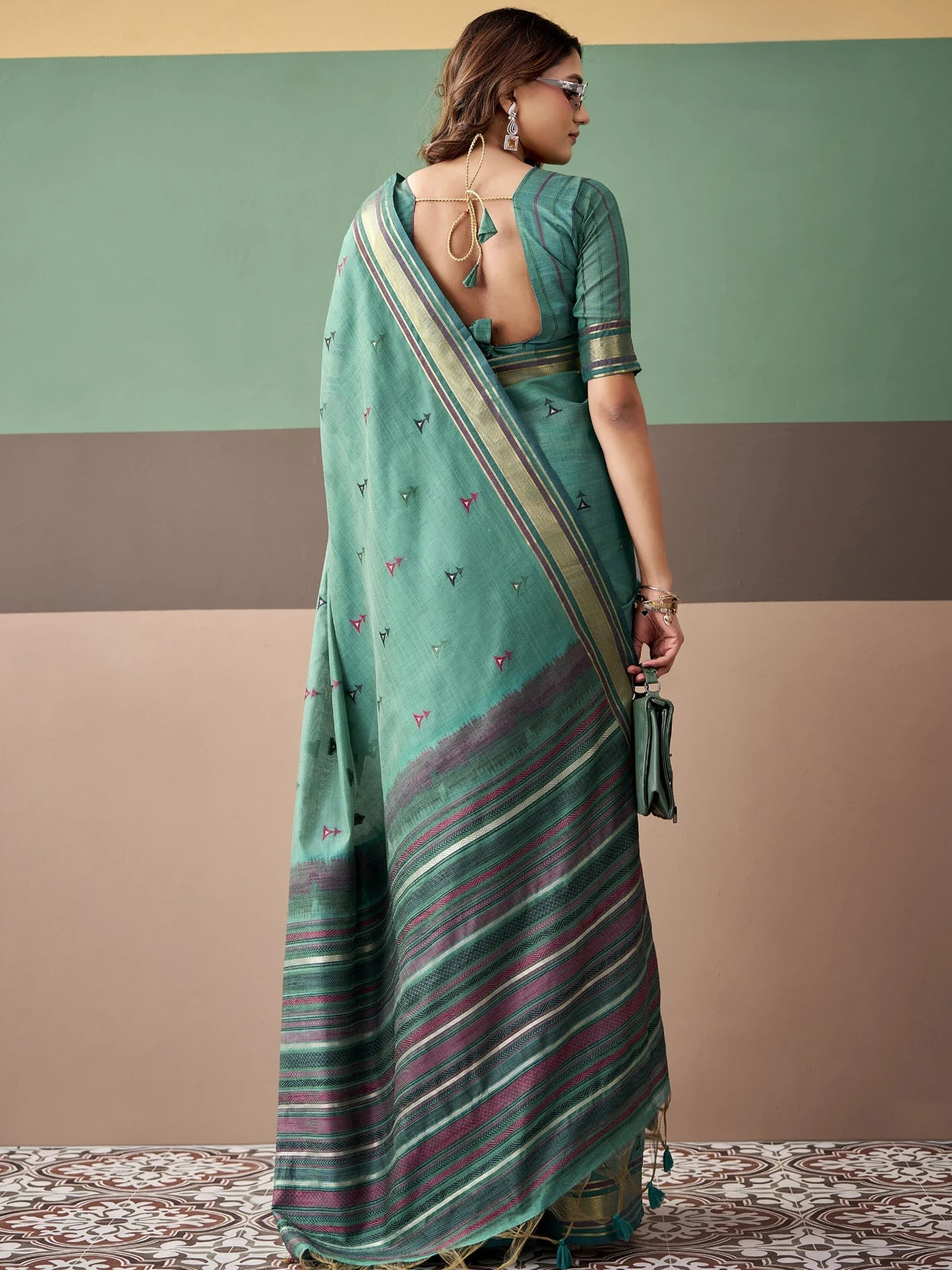 Tarani Vedanti back view of green cotton weaving saree blouse