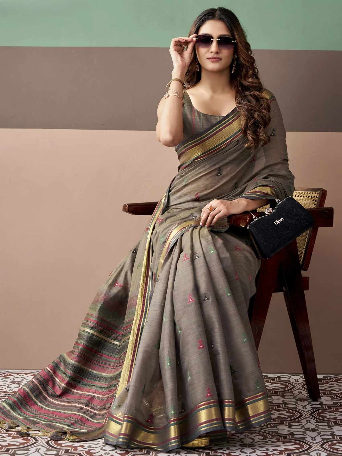 Tarani premium grey cotton weaving saree pallu view with woven border and unstitched blouse