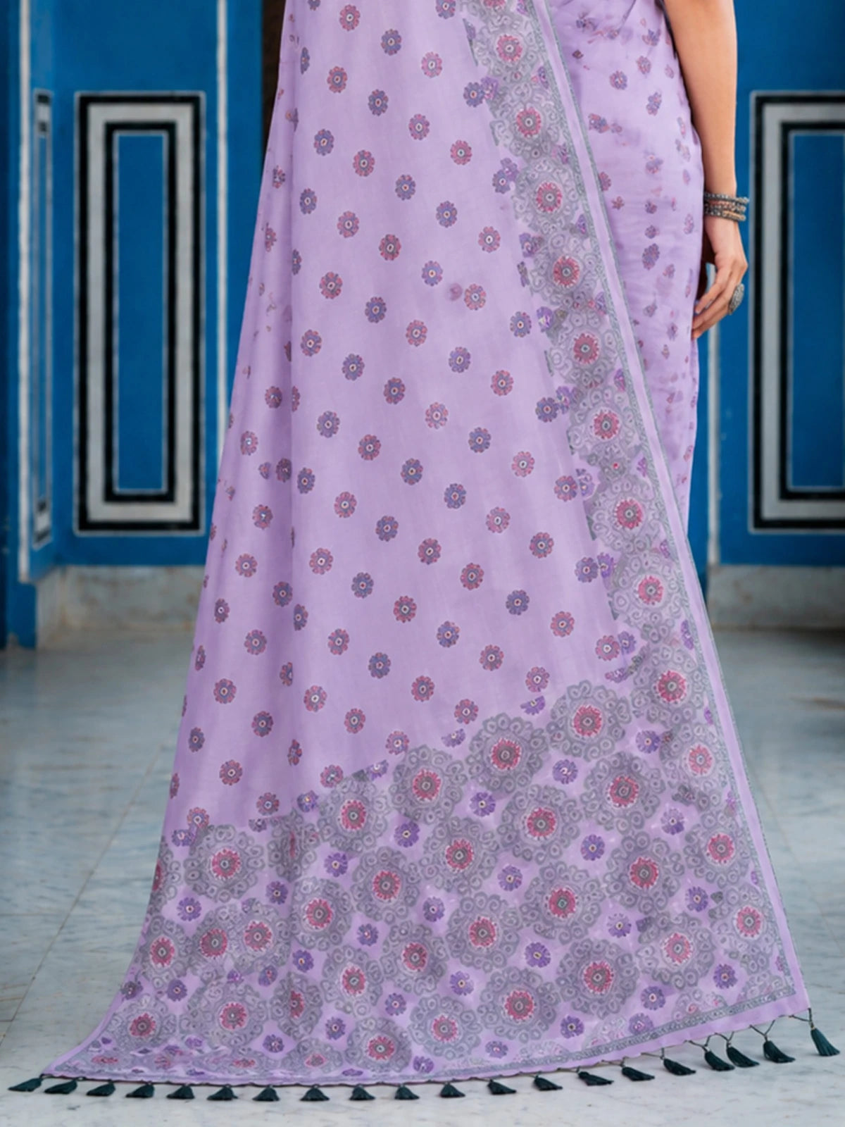 Tarani lavender printed cotton saree pallu-view