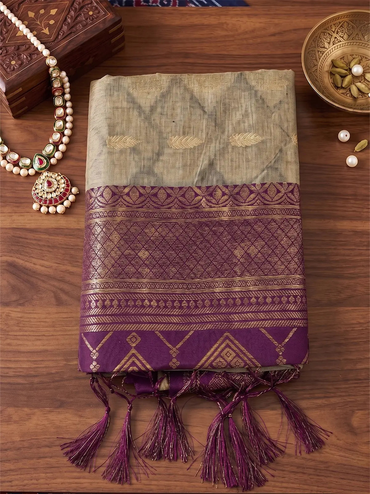 Tarani beige and purple cotton silk zari border saree closeup detailing with woven pallu