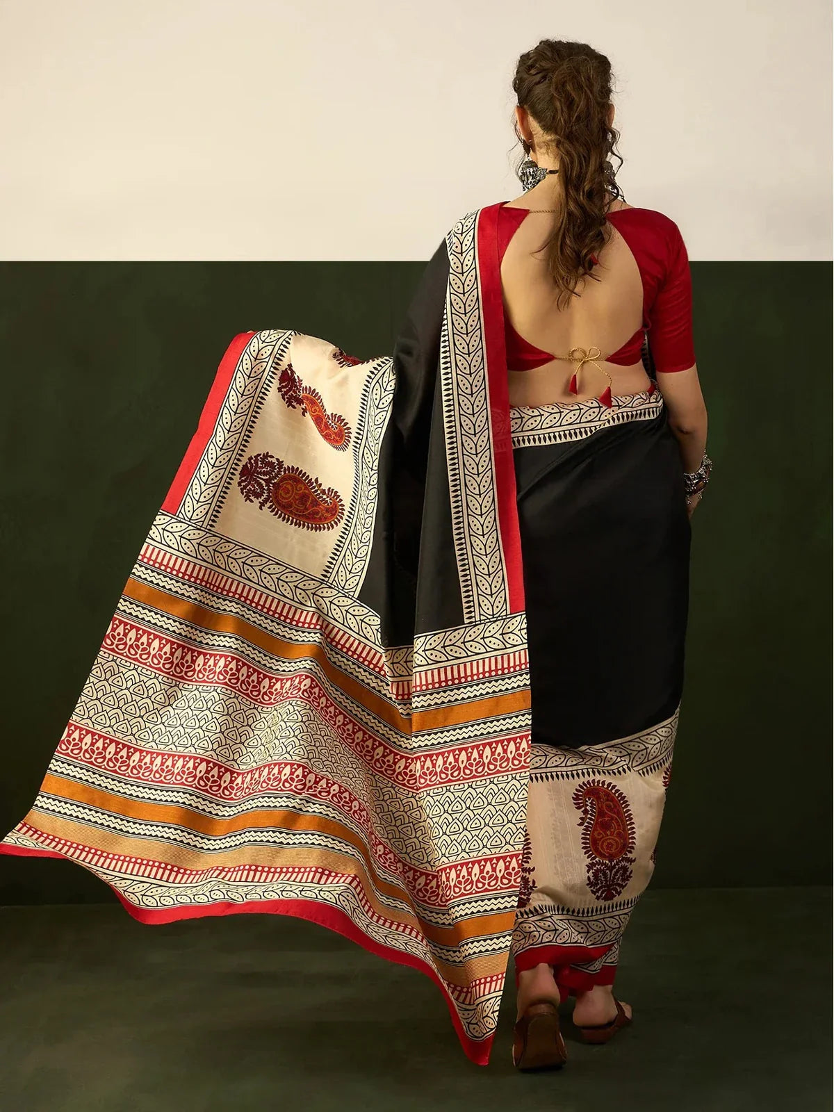 Tarani black cotton silk saree back view showcasing the blouse and pallu design