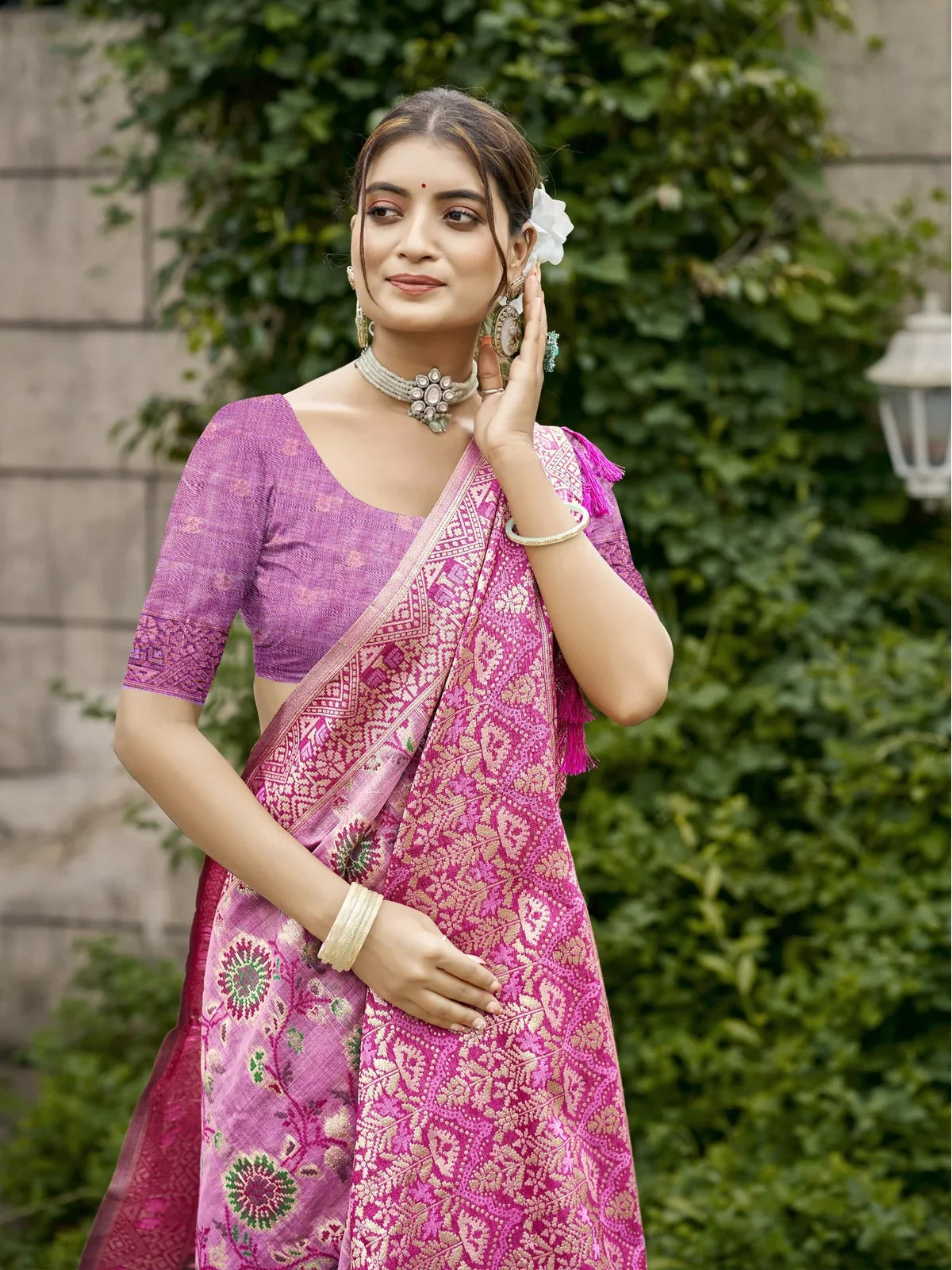 Tarani pink cotton silk saree upper body view highlighting blouse and woven design
