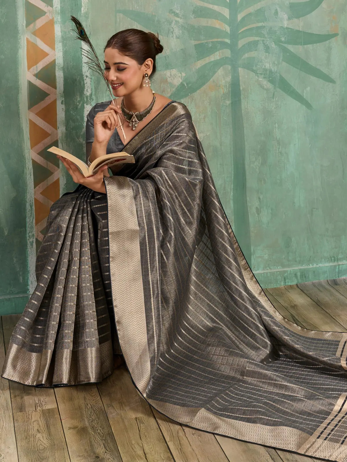 Tarani grey cotton tissue saree pallu-view with zari woven work