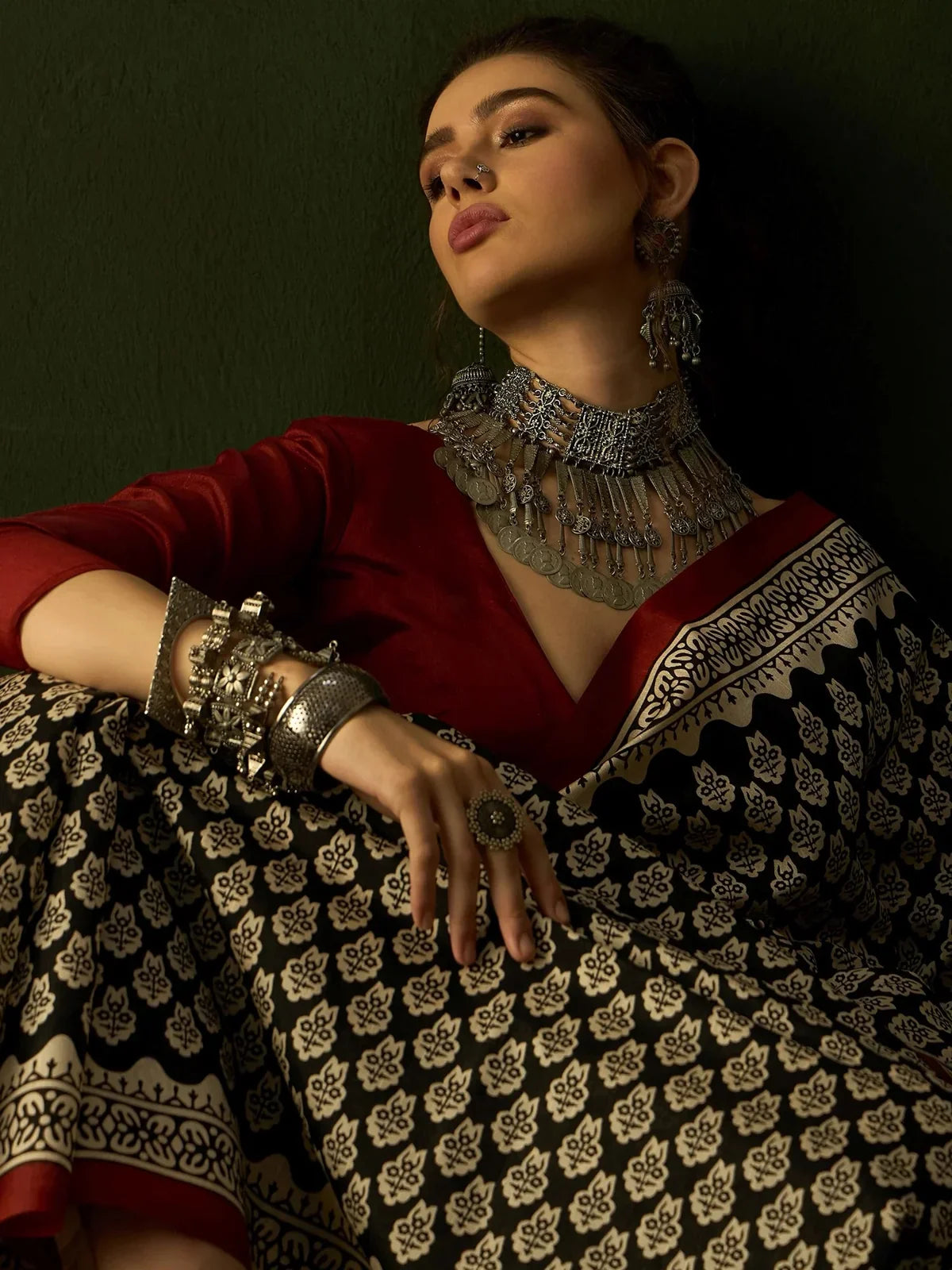 Tarani cotton silk saree black upper-body view with ethnic silver jewellery