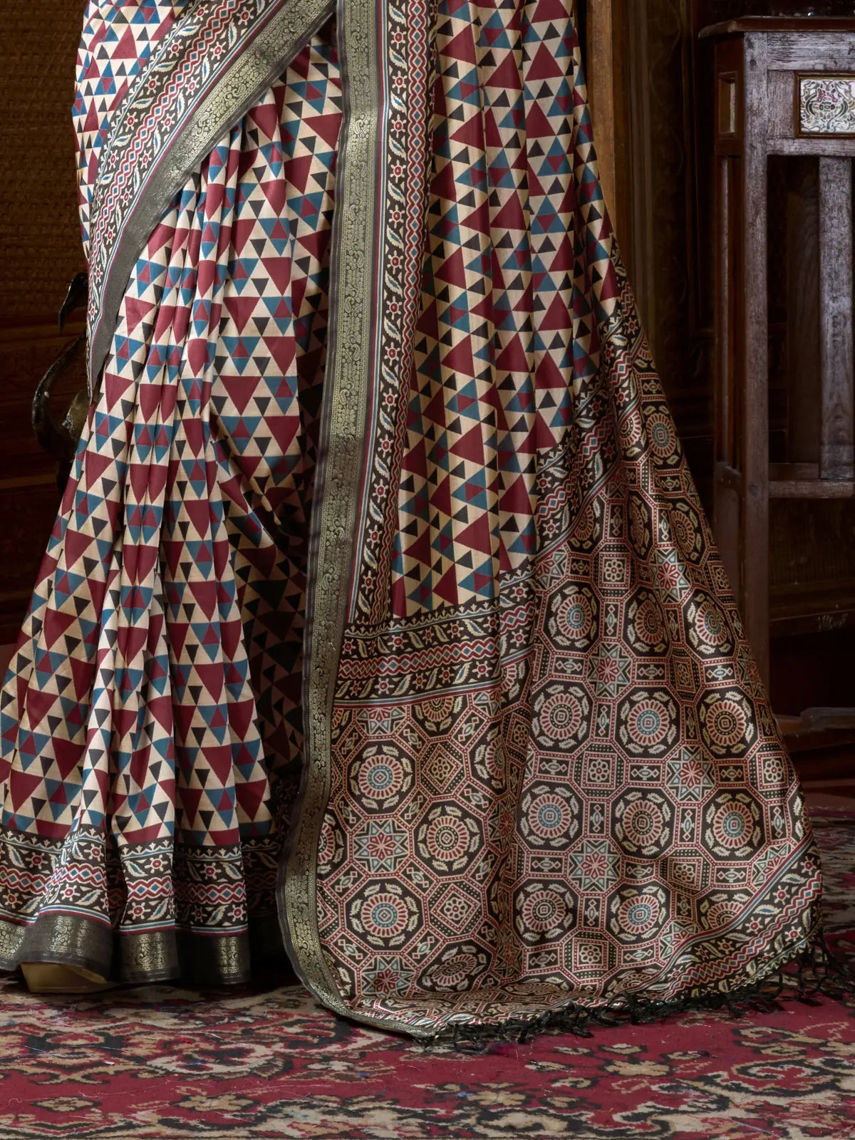 Tarani maroon saree with traditional digital pallu and intricate jacquard weave border