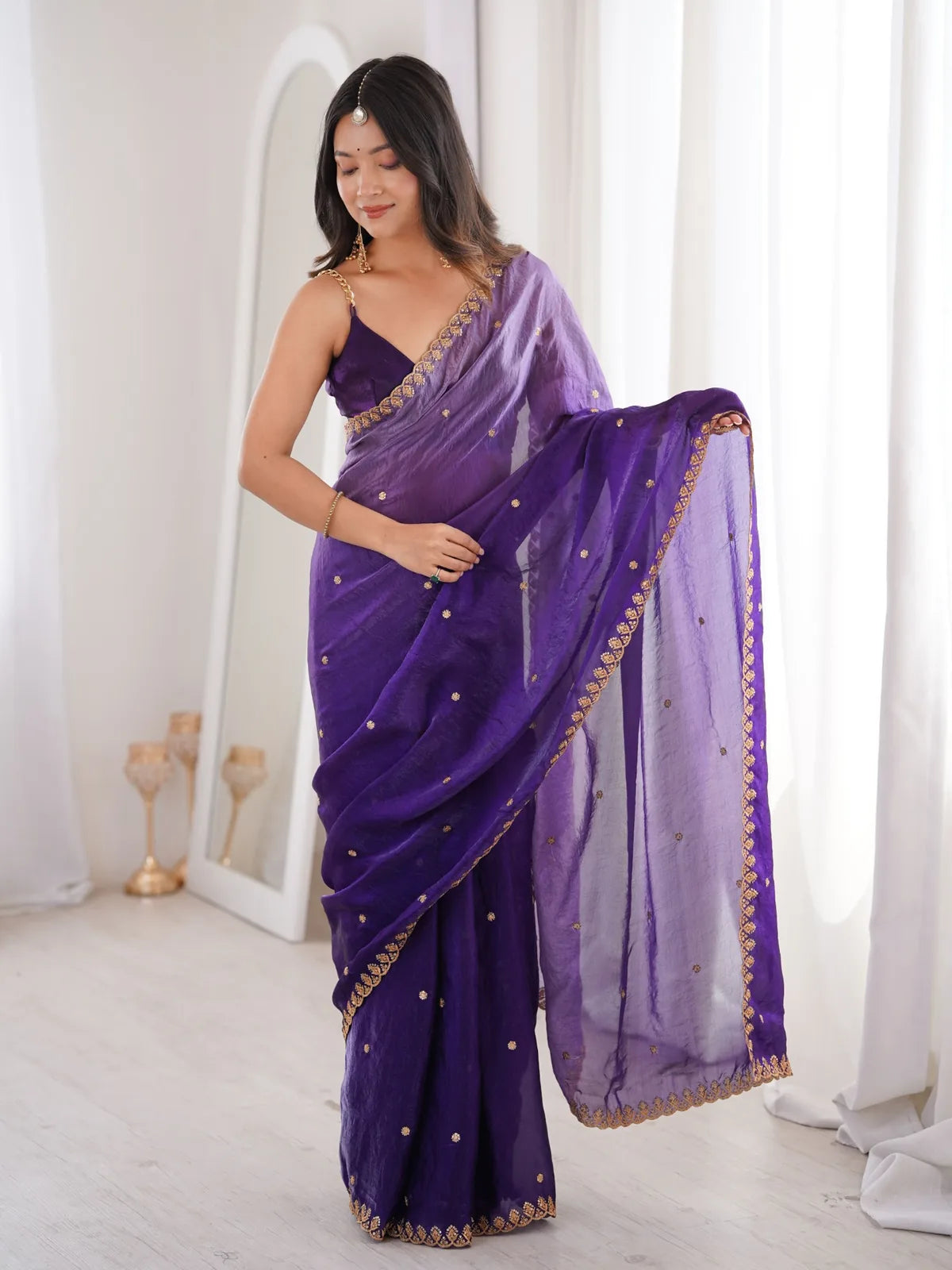 Tarani Suchita purple Fendy Satin saree detailed pallu display with embroidered border work