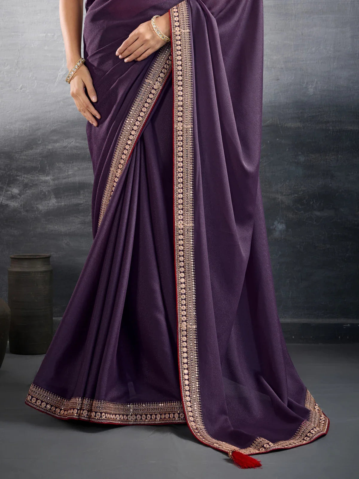 Tarani purple georgette saree pallu and border close-up view