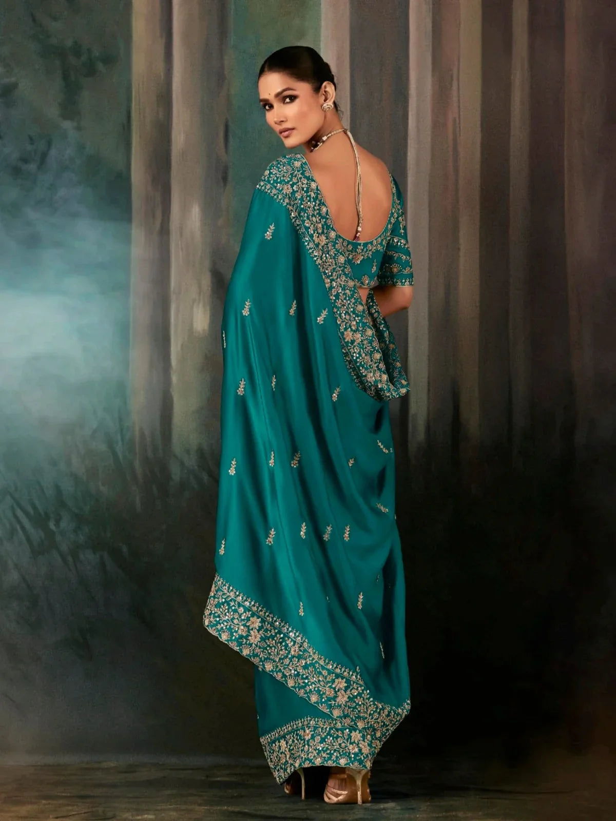 Tarani komalikavati Green Georgette saree drape detail view for festive party and wedding wear