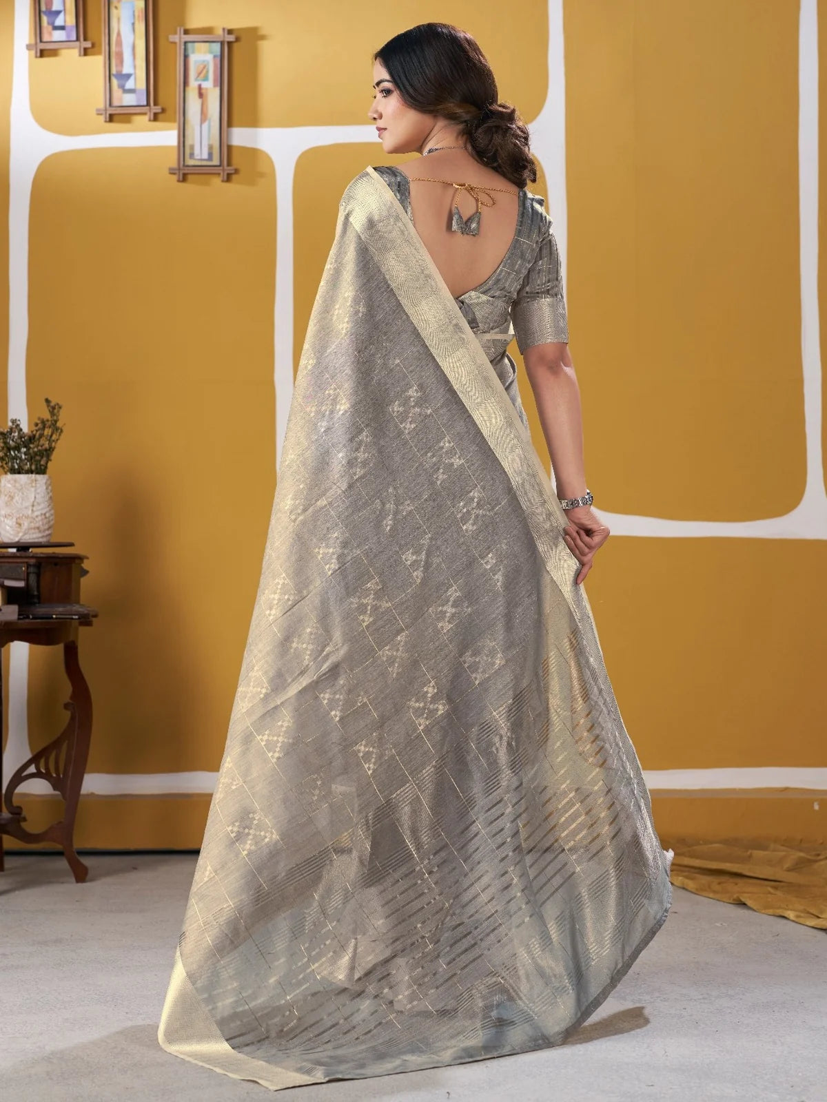 Tarani grey linen cotton silk saree back view highlighting pallu design