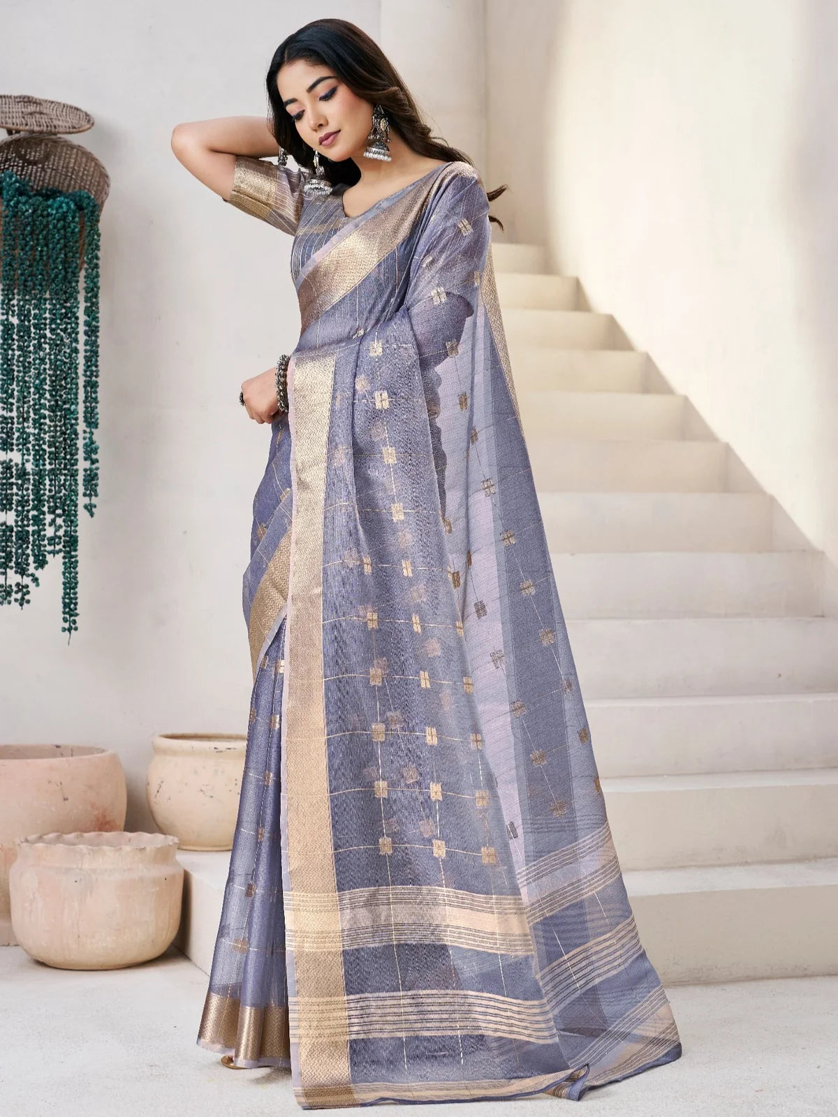Tarani lavender linen cotton silk saree pallu view with rich zari border detailing