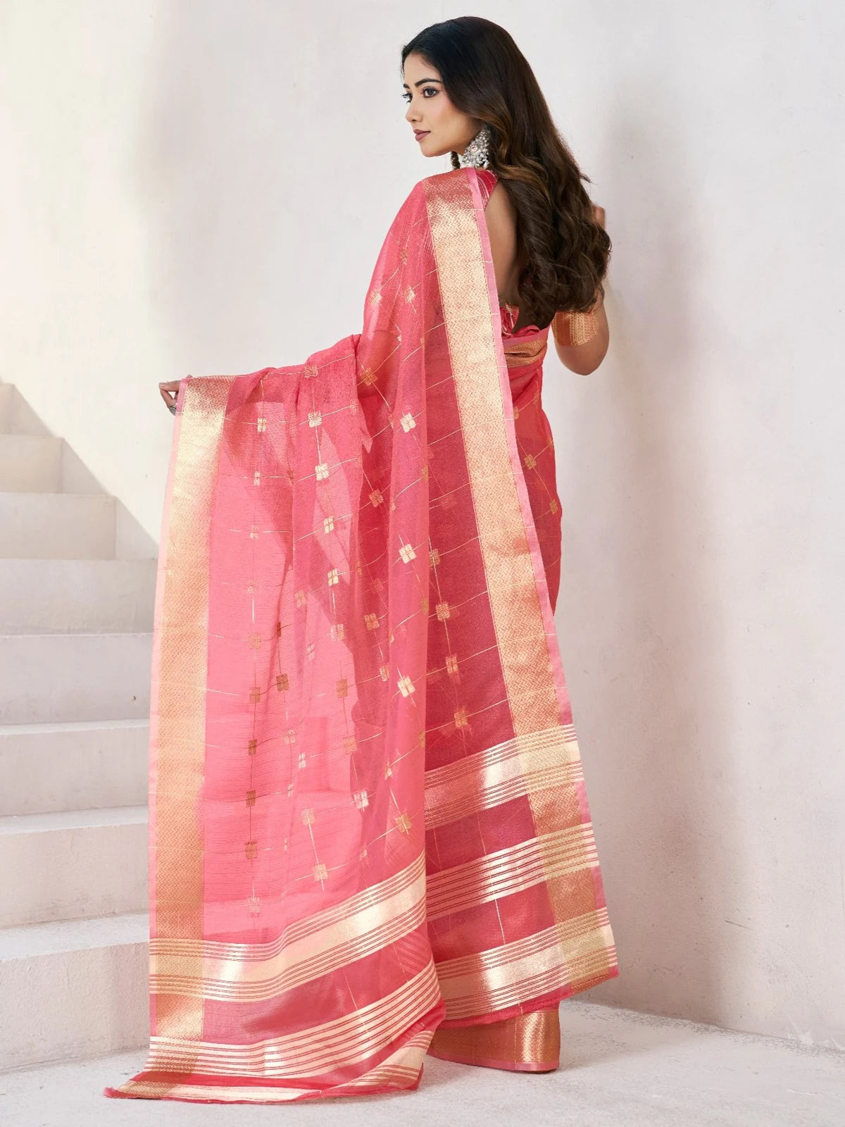 Tarani pink soft linan cotton silk saree back view with rich pallu