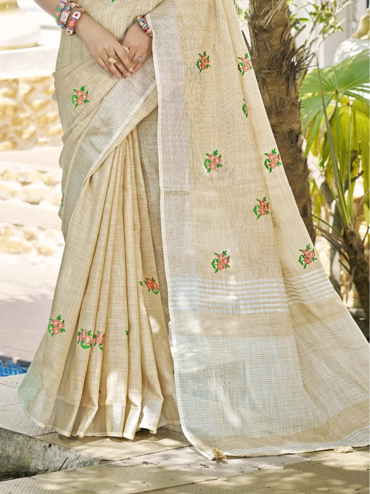 Tarani beige linen saree with pallu embroidery and border detailing