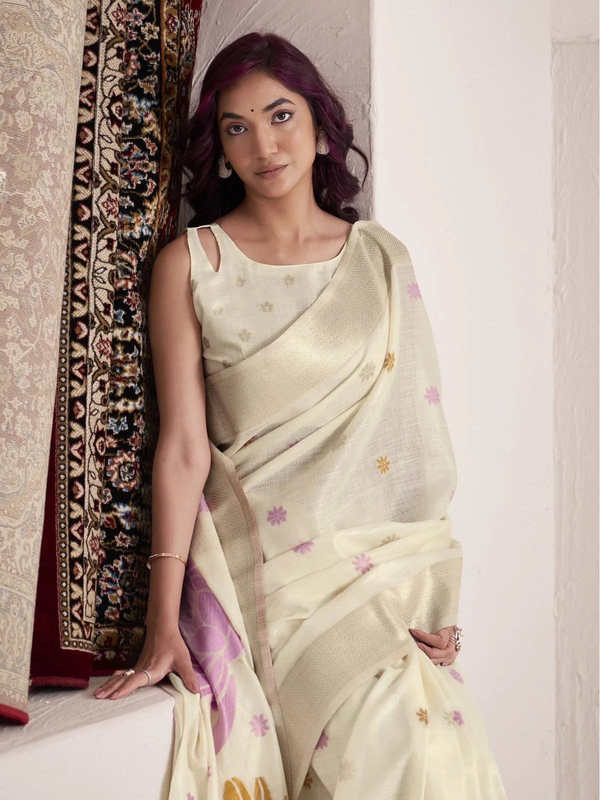 Tarani cream linen saree upper body view with jacquard blouse