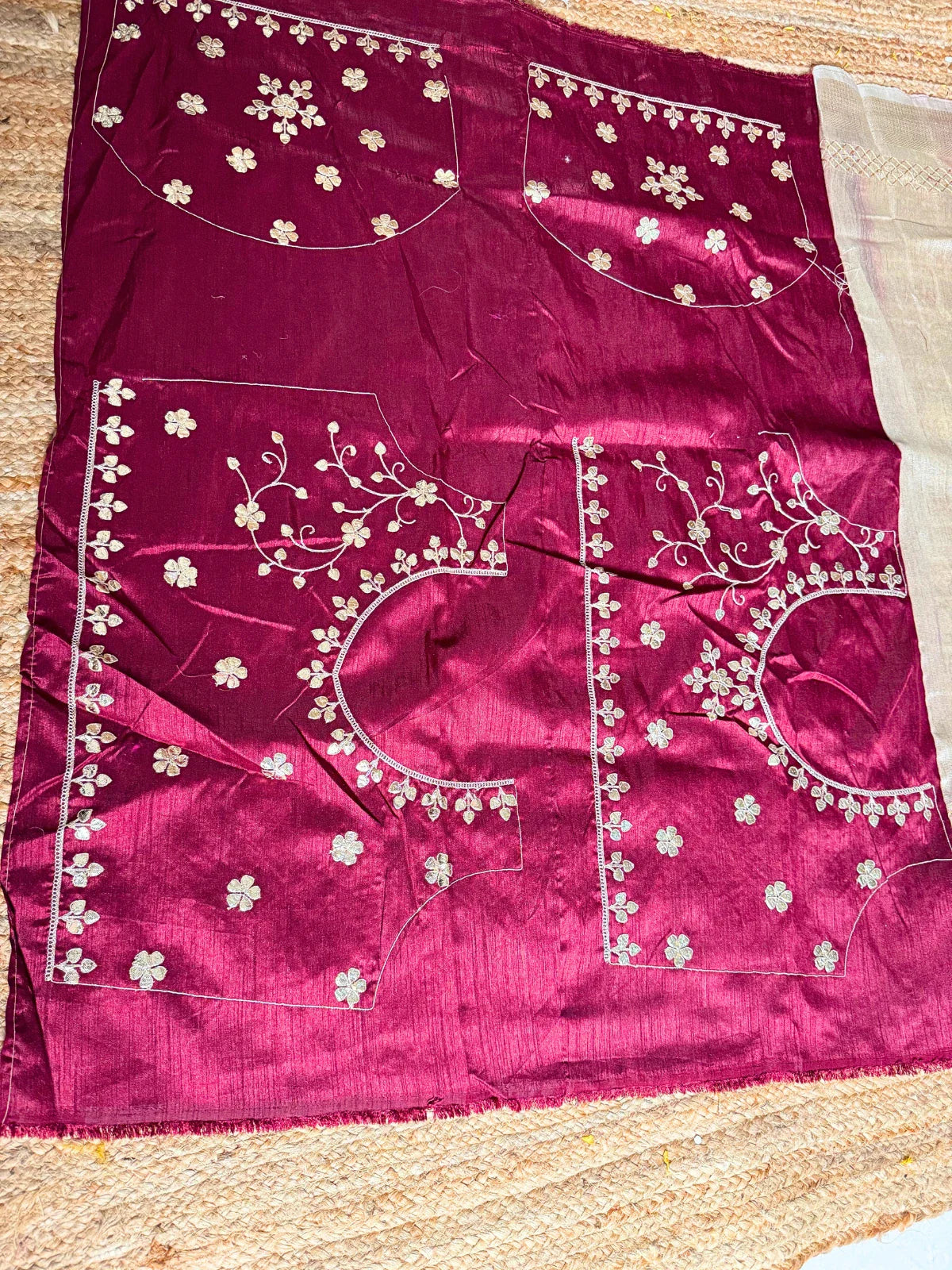 Tarani golden linen silk saree embroidered angle 5