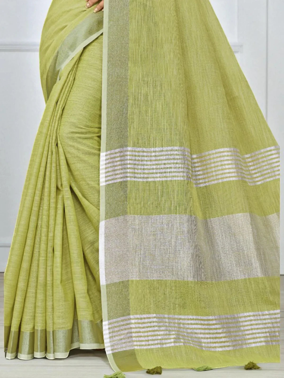 Vaidehi Linen Saree - TARANI