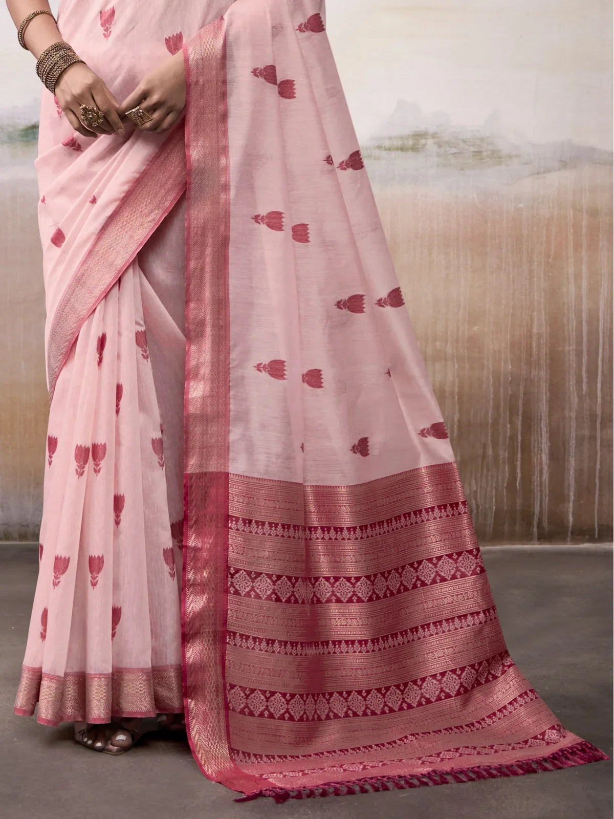 Tarani pink modal cotton saree detailed zari border and pallu close-up view