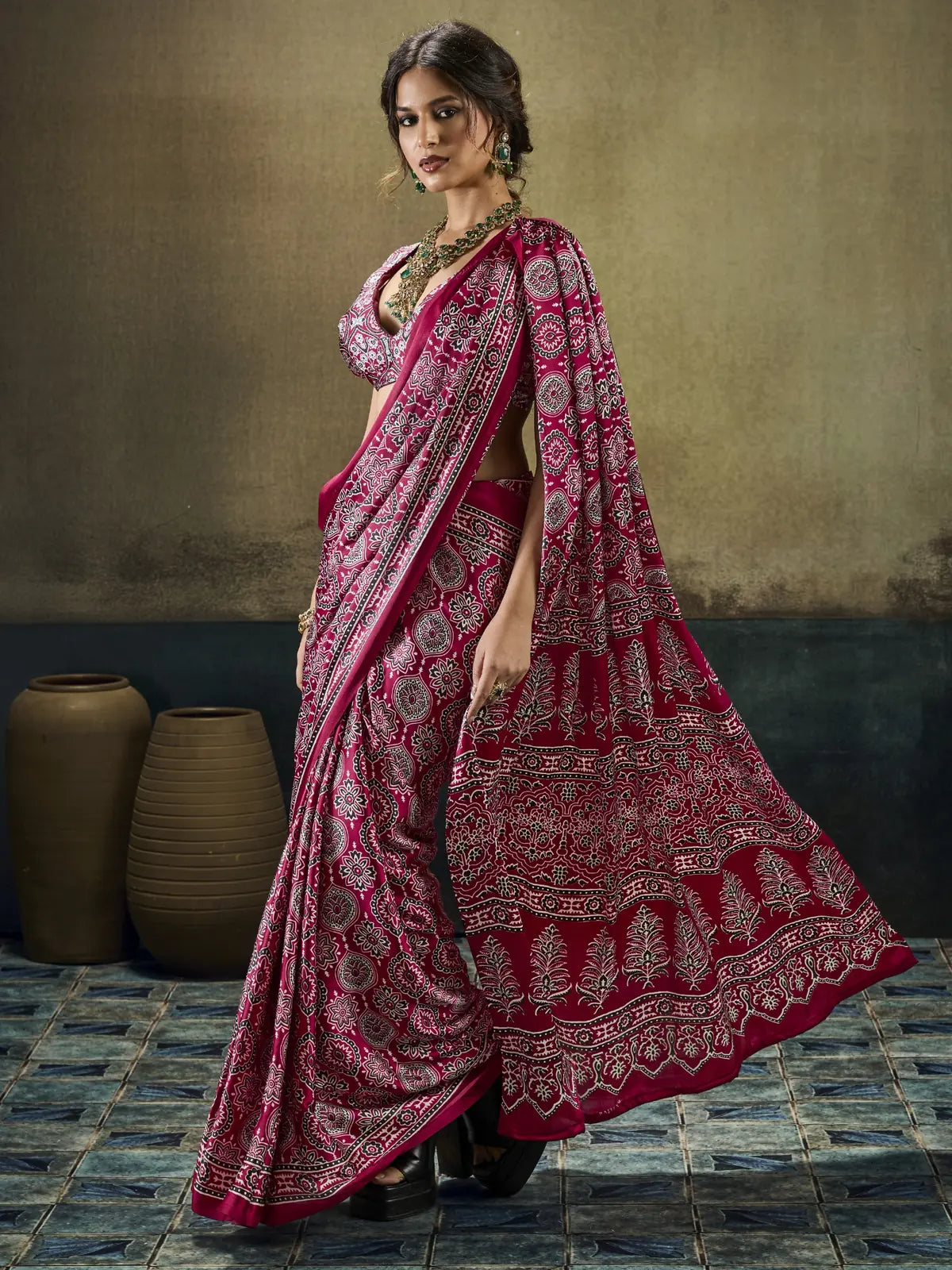 Tarani Piyansha magenta Modal Satin Ajrakh print saree pallu and border view