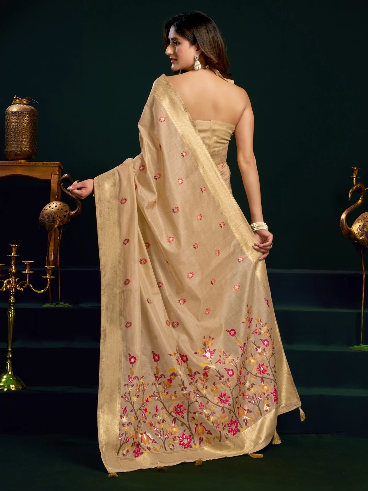Tarani beige Munga Cotton Mina Work saree back view with floral pallu and zari border