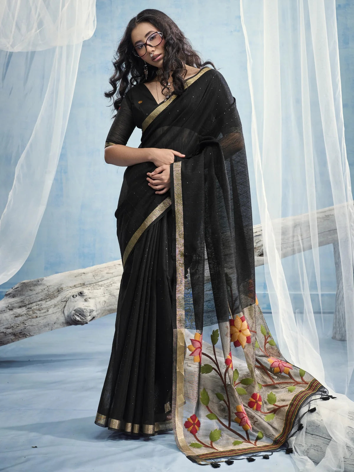 Tarani Samira black Pure Munga Silk Handloom saree full view with contrast weaving border and tissue pallu