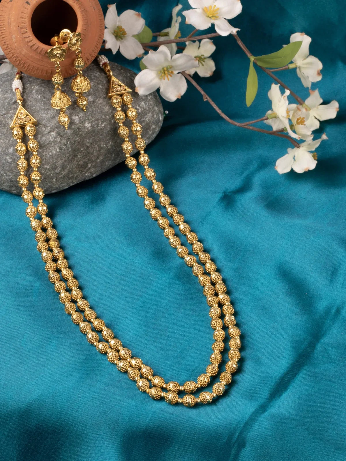 Tarani gold plated necklace set with earrings full view for weddings