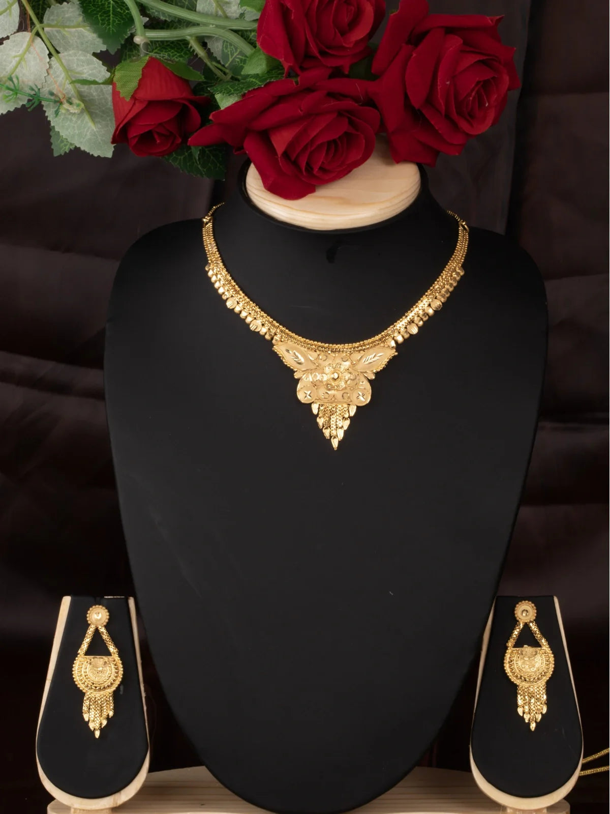Tarani gold plated necklace set with earrings floral design for wedding wear