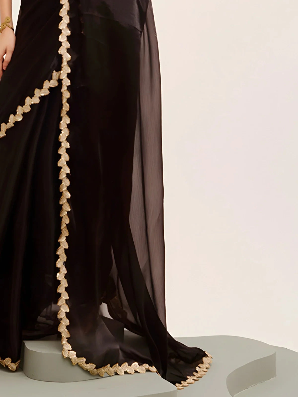 Tarani pallu and border detailing of black organza saree with sequin lace design for party wear elegance