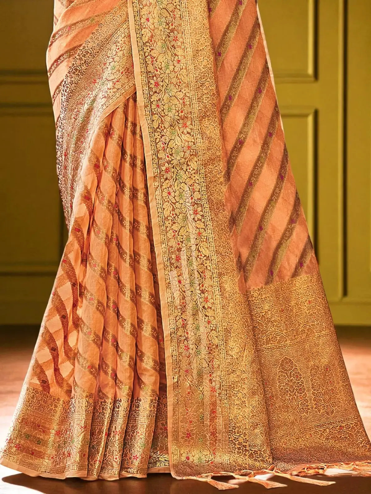 Rajlaxmi Organza Saree - TARANI