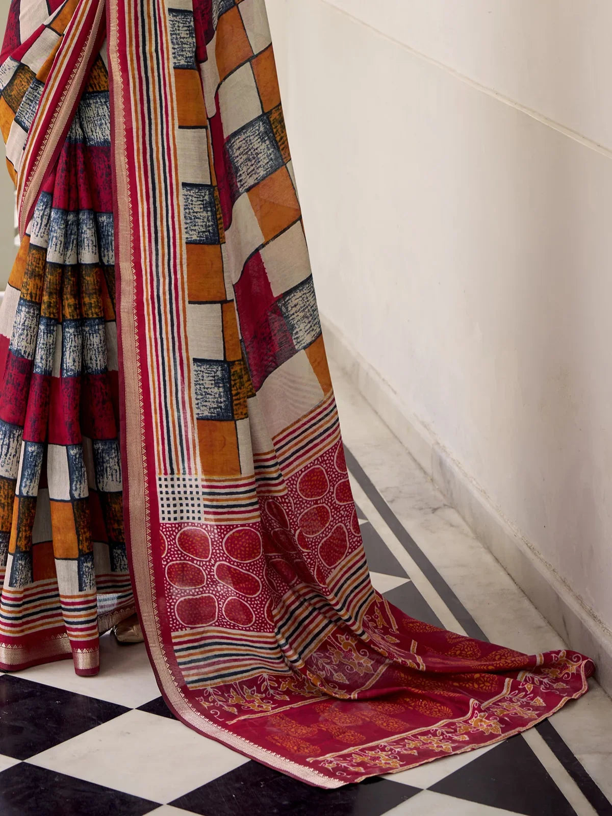 Tarani jeevana Maroon Chanderi saree close up view for festive party and wedding wear