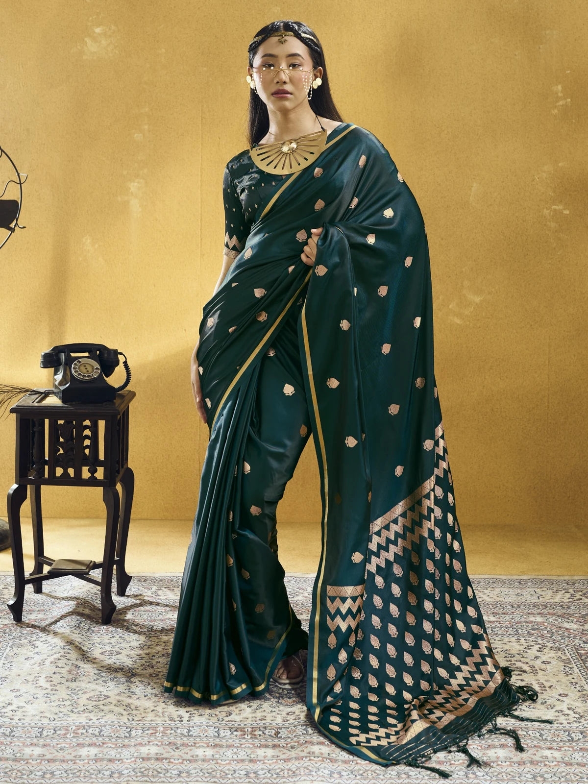Tarani green pure satin handloom weaving saree full view with woven zari design
