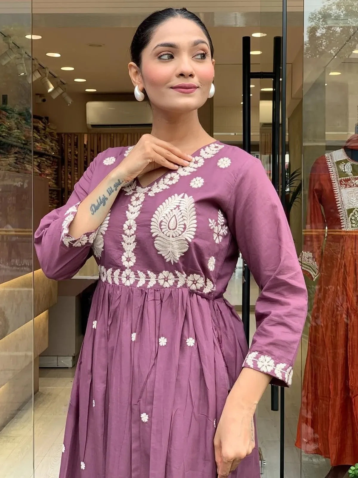 Tarani PV Chanderi purple embroidered dress showing neckline and sleeve detailing