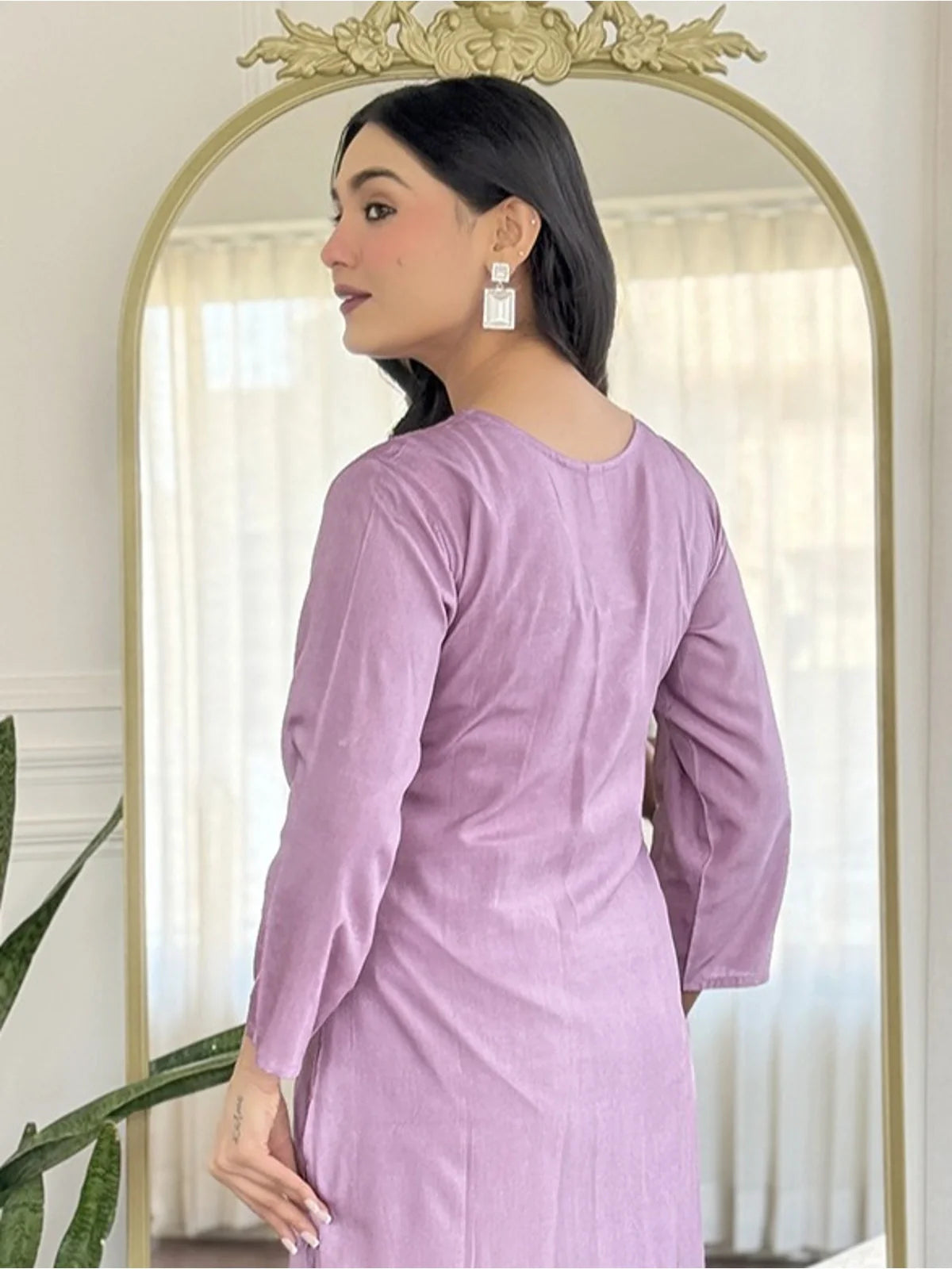 Tarani lavender rayon embroidered kurta set back view