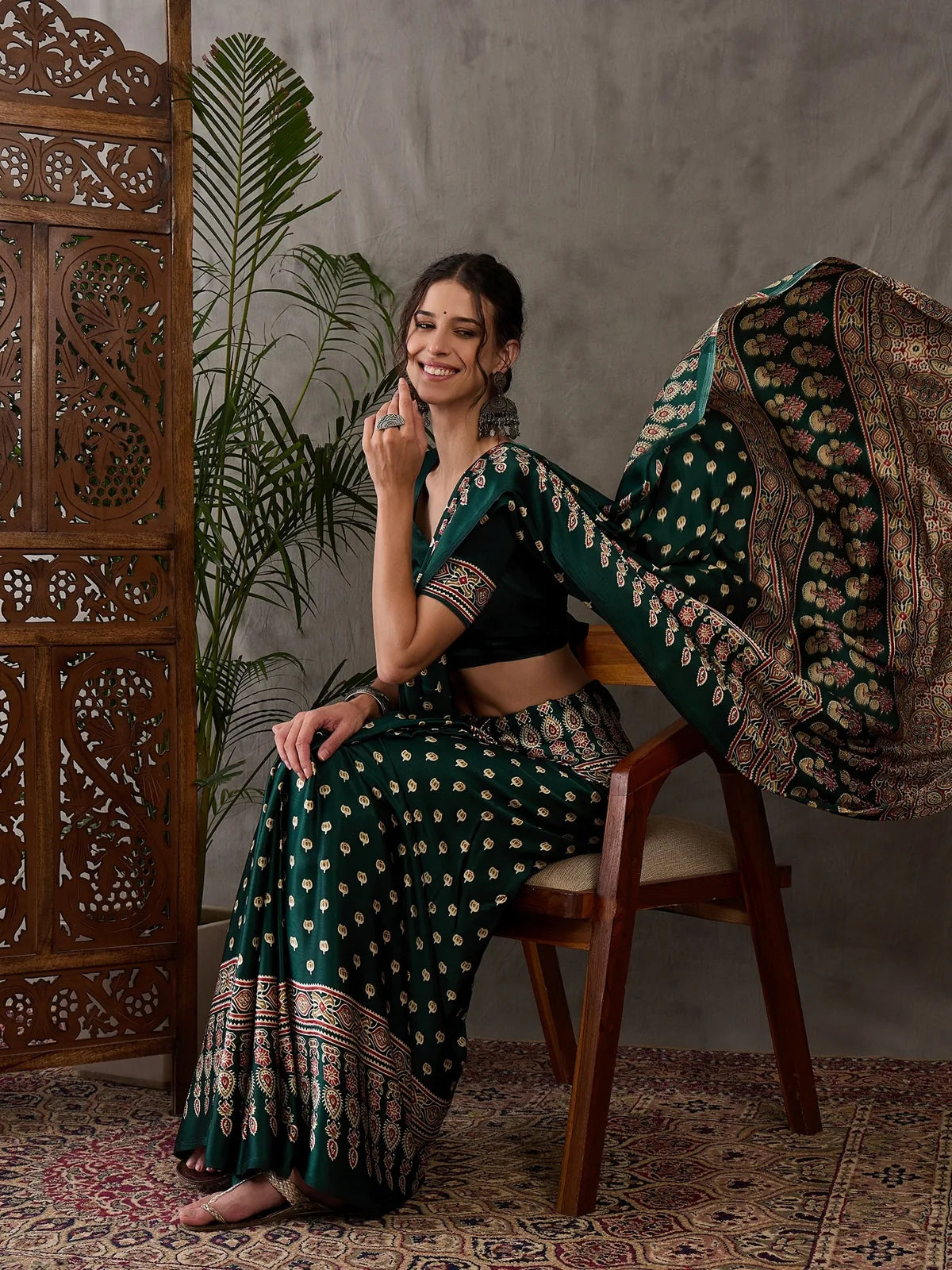 Tarani Mahika green printed semi modal satin saree pallu view with traditional border details