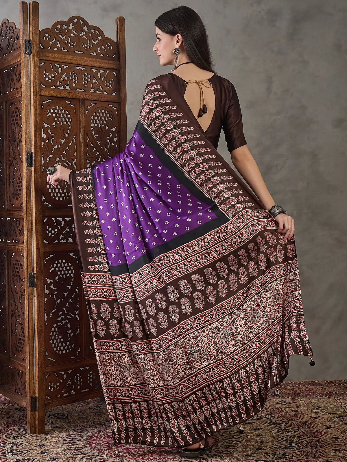 Tarani purple printed saree back view showcasing detailed pallu artwork