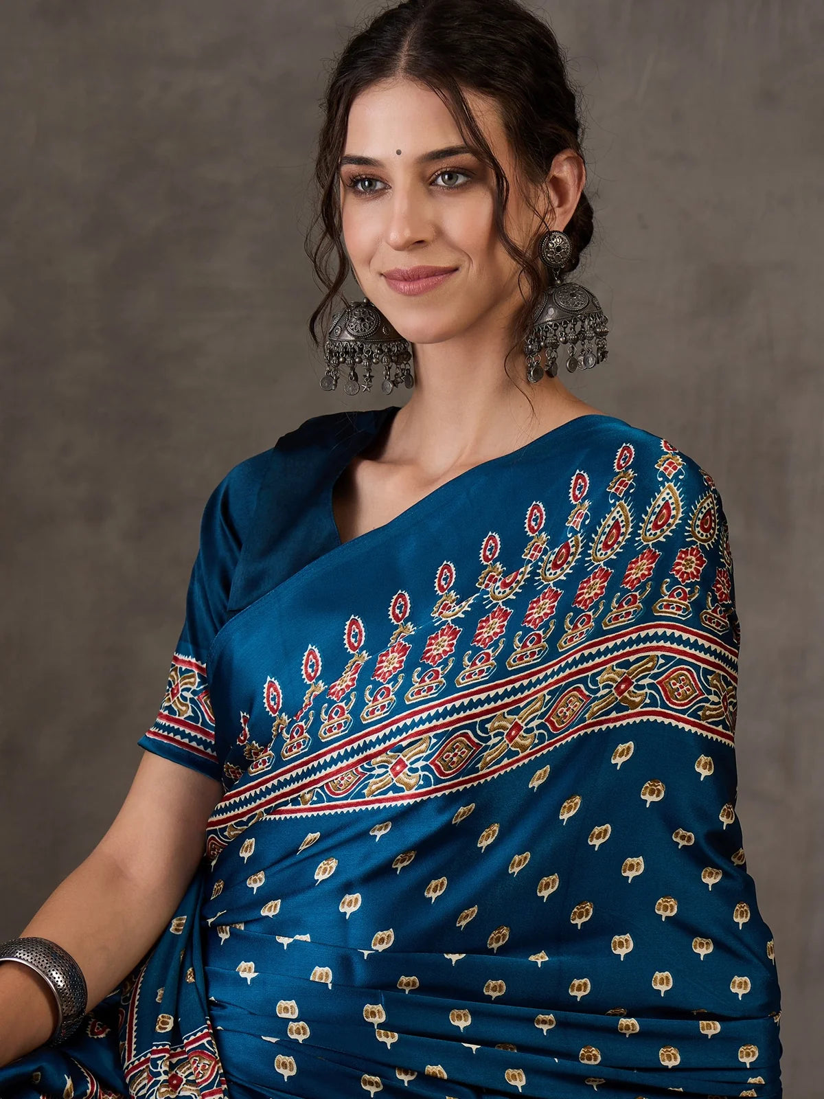 Tarani Namrata semi modal satin saree closeup view of print and detailing