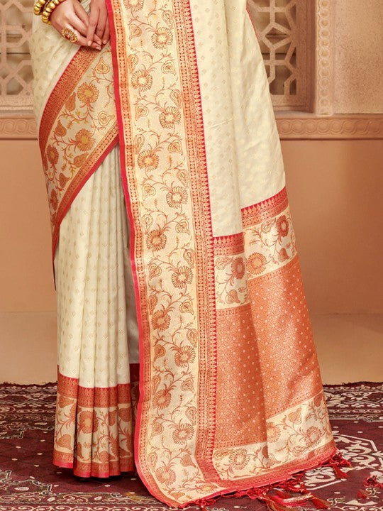 Tarani cream silk blend saree pallu view with floral weaving and elegant zari border