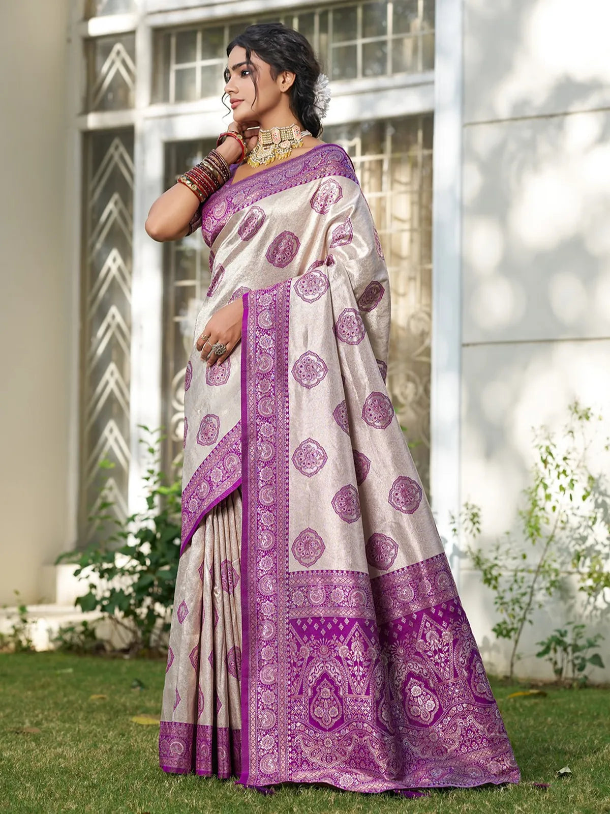 Tarani Amodita purple silk blend saree side pose with zari pallu