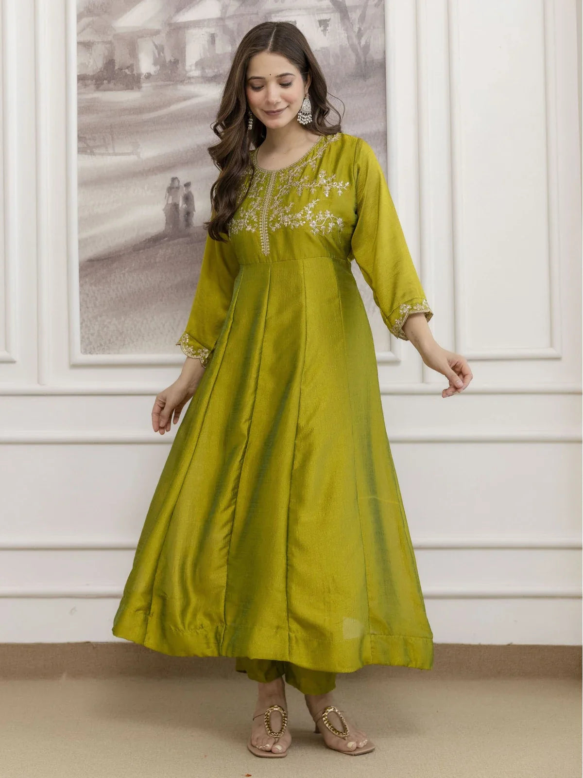 Tarani elegant green silk kurti pant set front view for cultural celebrations