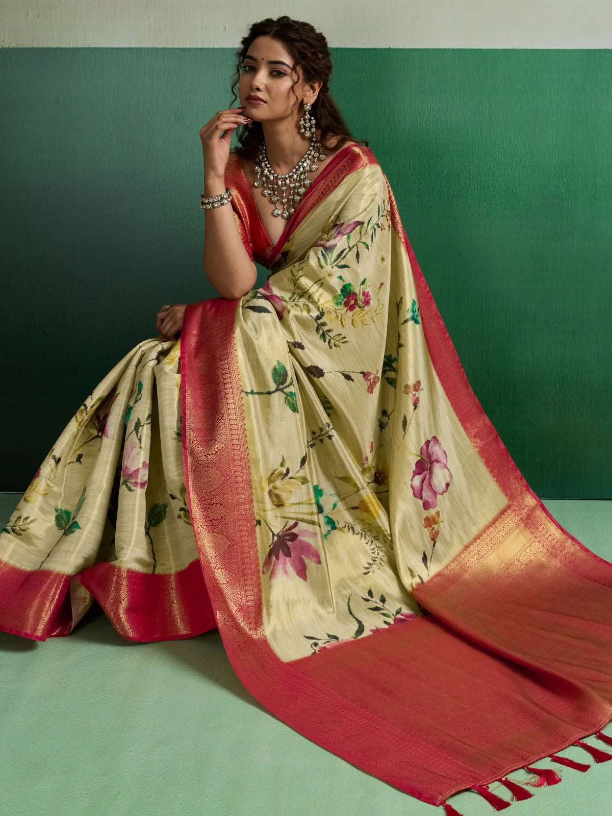 Tarani cream floral Kanjivaram Tissue Silk saree front view