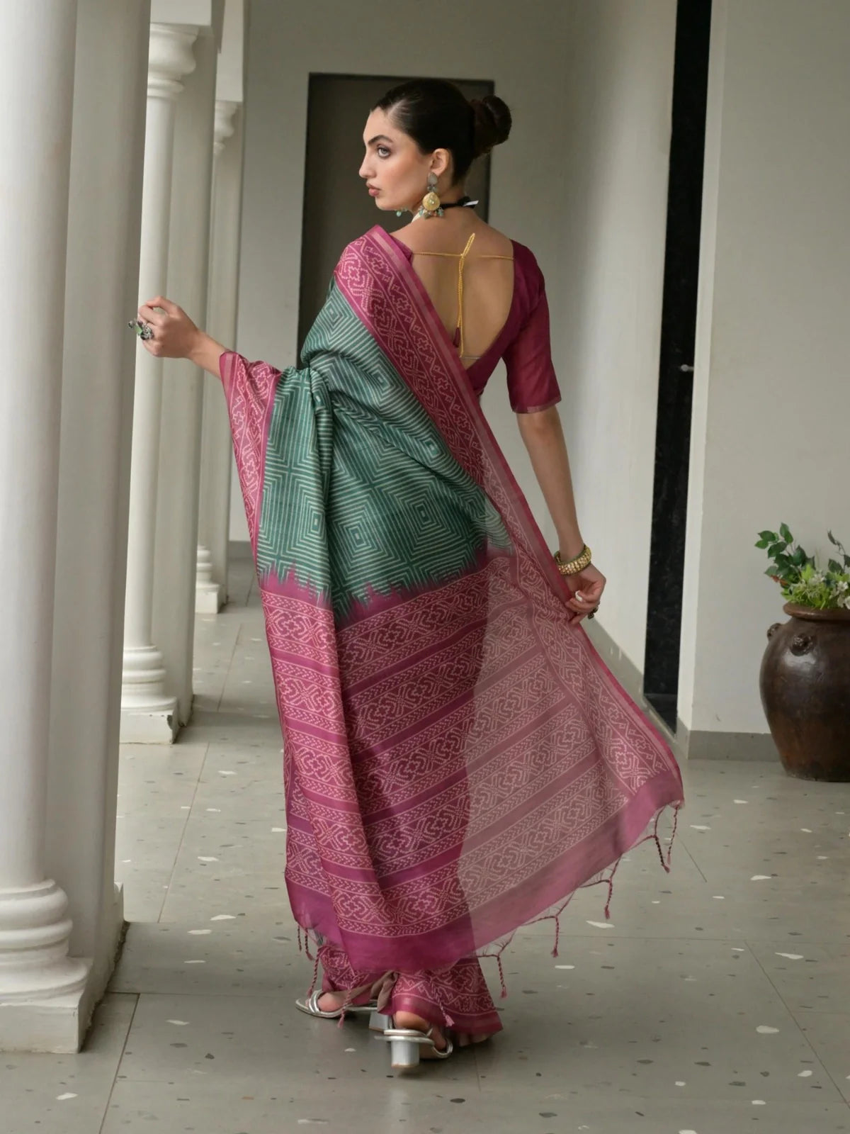 Tarani shamitika Green Silk saree drape detail view for festive party and wedding wear