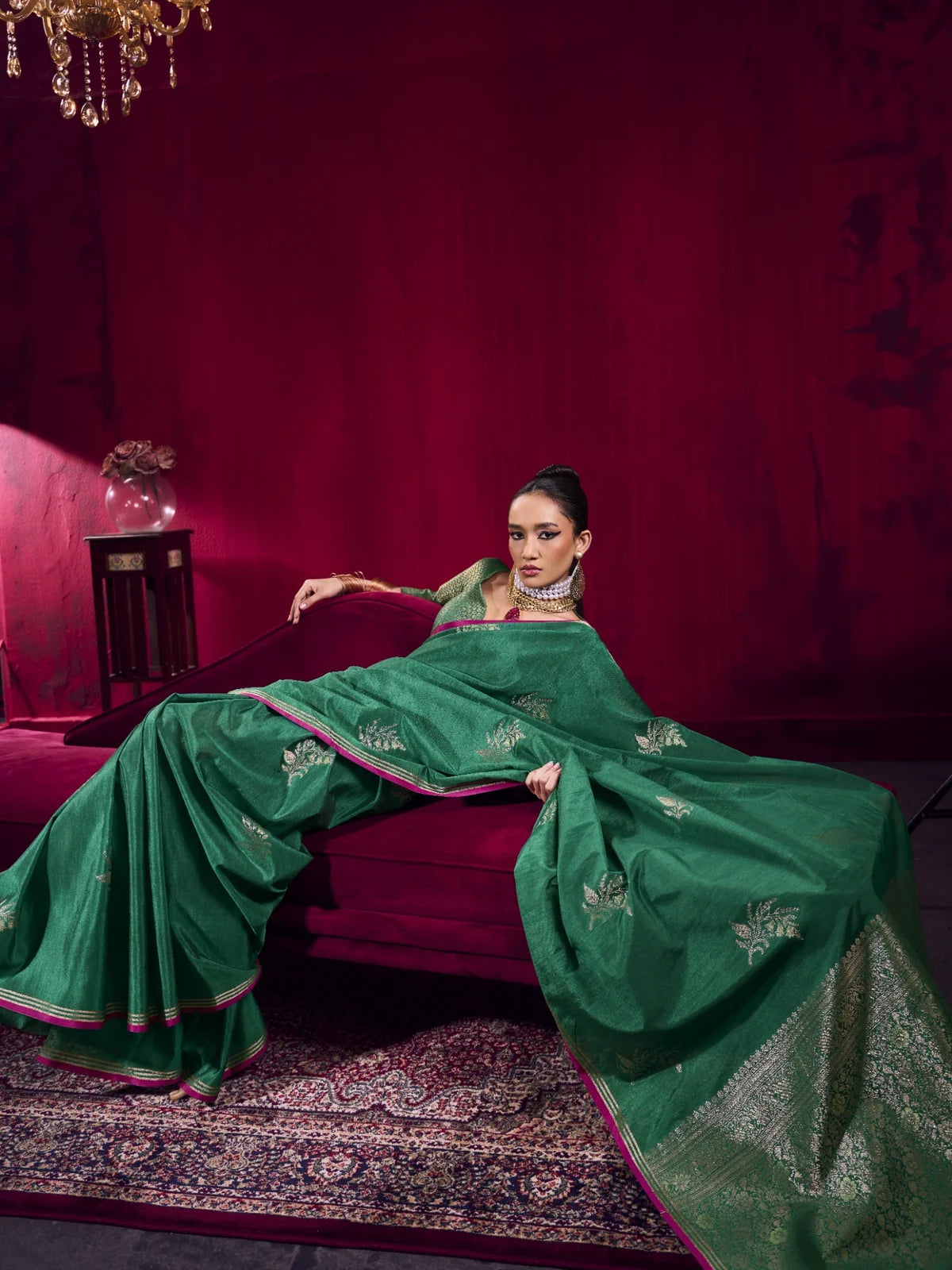 Tarani green satin linen handloom weaving silk saree elegant pallu and border view