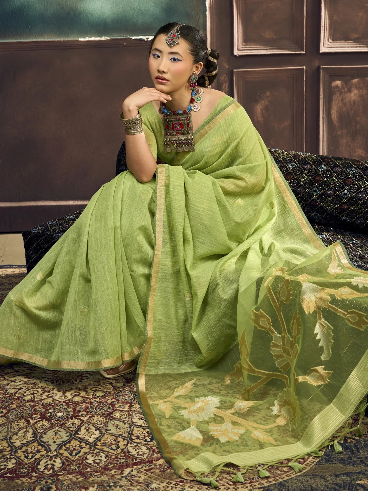 Tarani pure Munga silk handloom green saree pallu-view with woven pallu and blouse