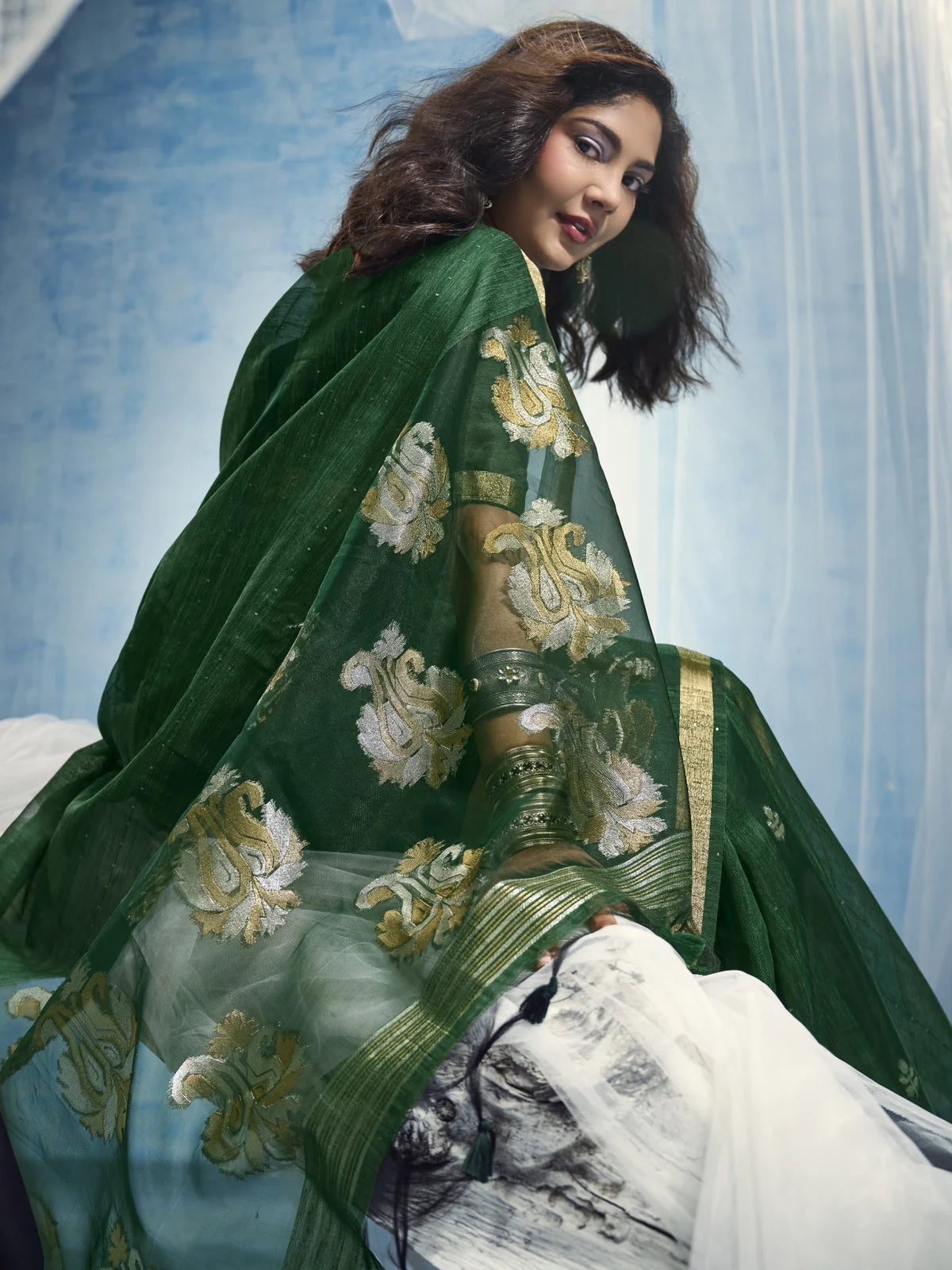 Tarani green Pure Munga Silk Handloom saree pallu-view with organza pallu and weaving border