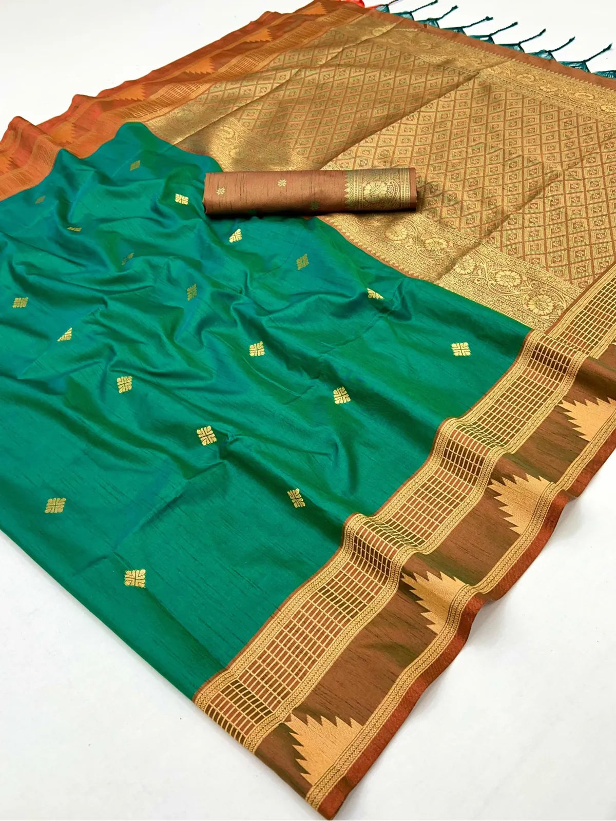 Tarani saree pallu and border closeup with rich zari weaving in gold