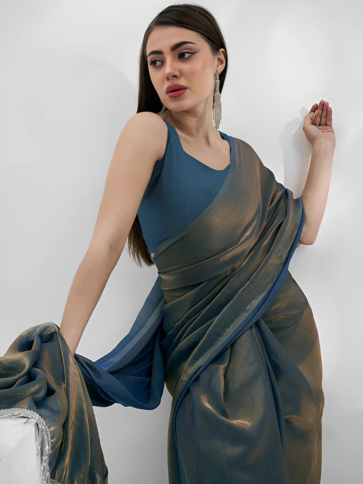 Tarani soft space silk green saree close view with mono banglory blouse upper body look