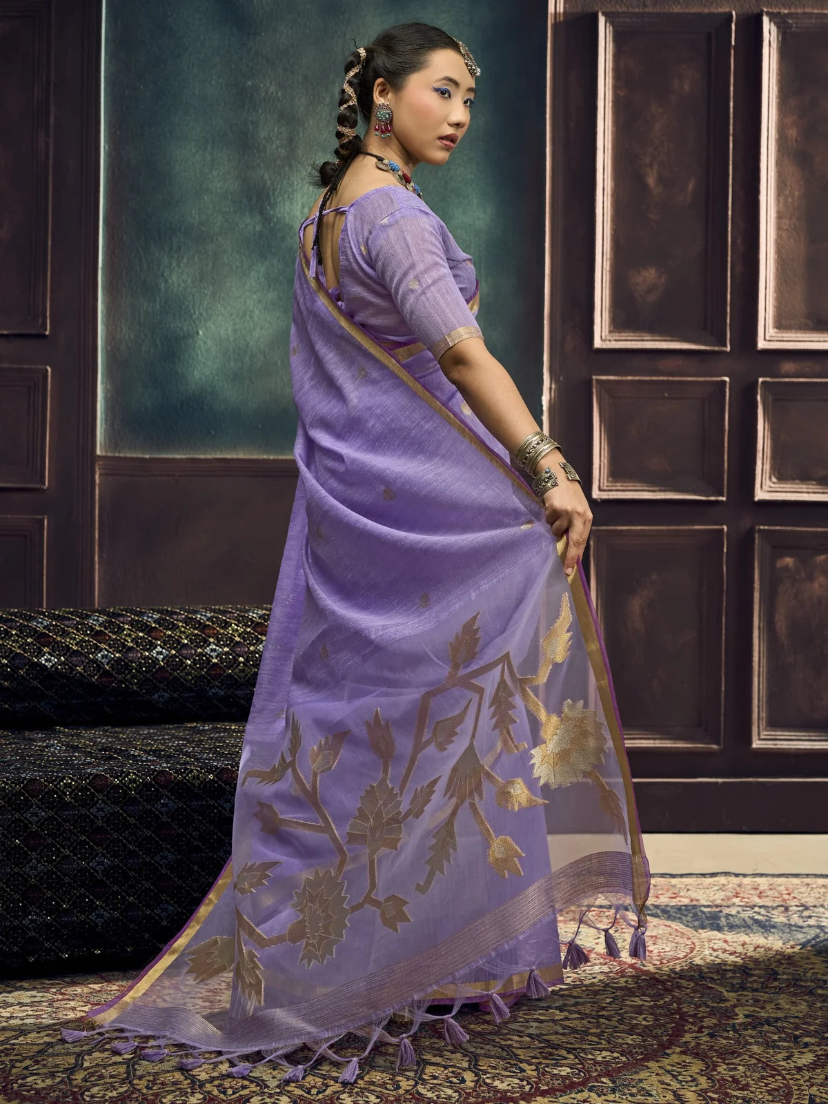 Tarani lavender Pure Munga Silk Handloom Weaving saree back-view with woven border and blouse