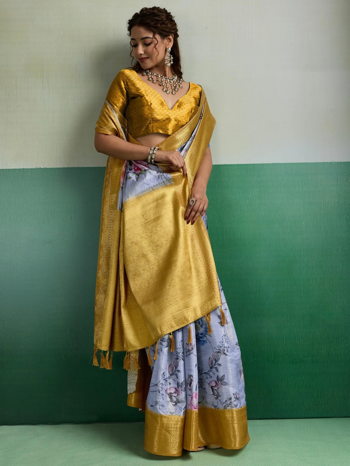Tarani front view of lavender floral designer saree