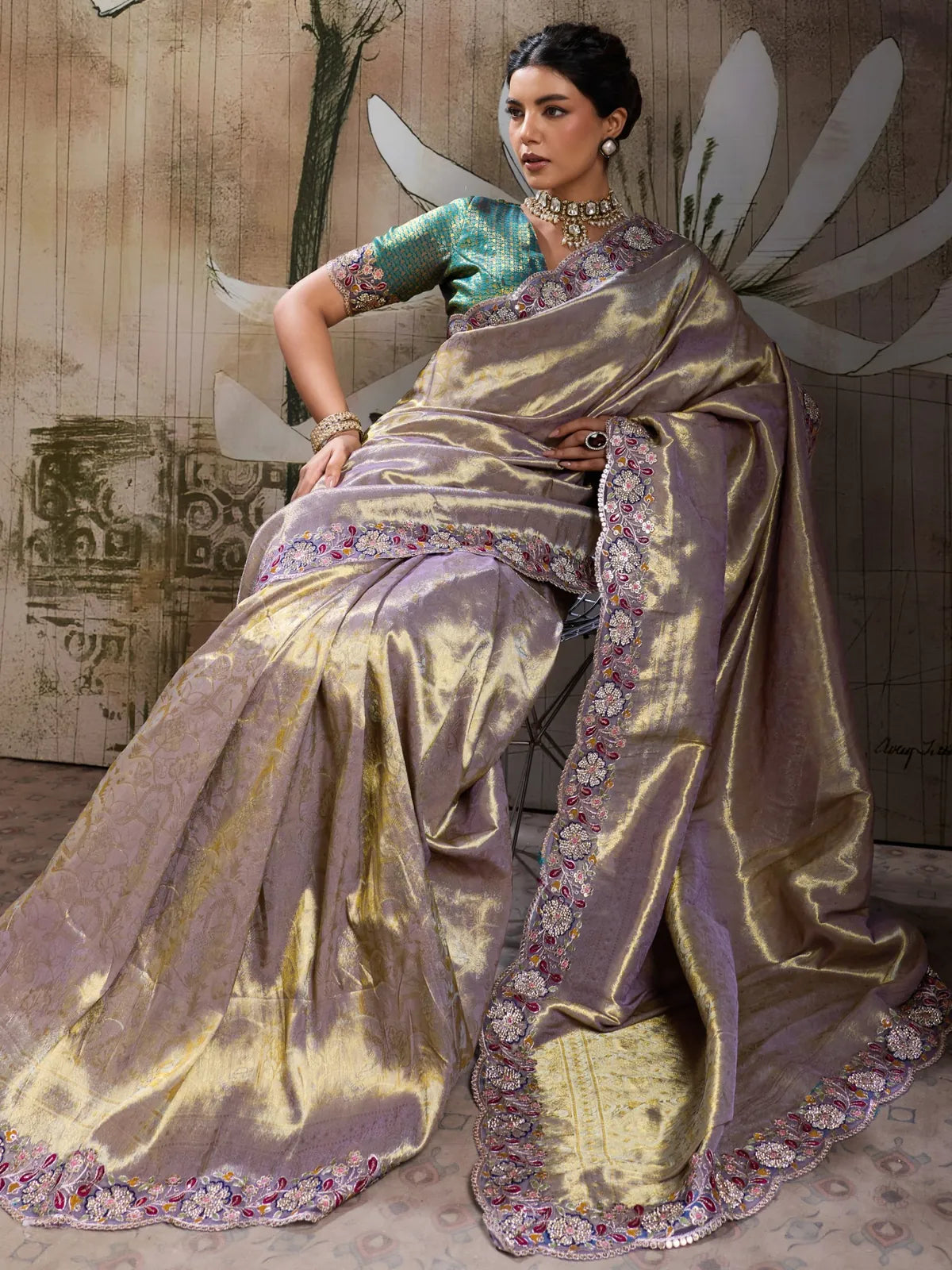 Tarani Banarasi jacquard silk saree in lavender with embroidered border side-view